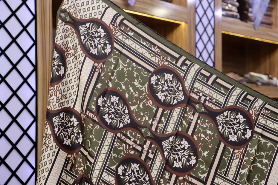 Anadolu'nun Kadim Sembolleri Modern Tasarımlarla Eşarplarda Yaşıyor