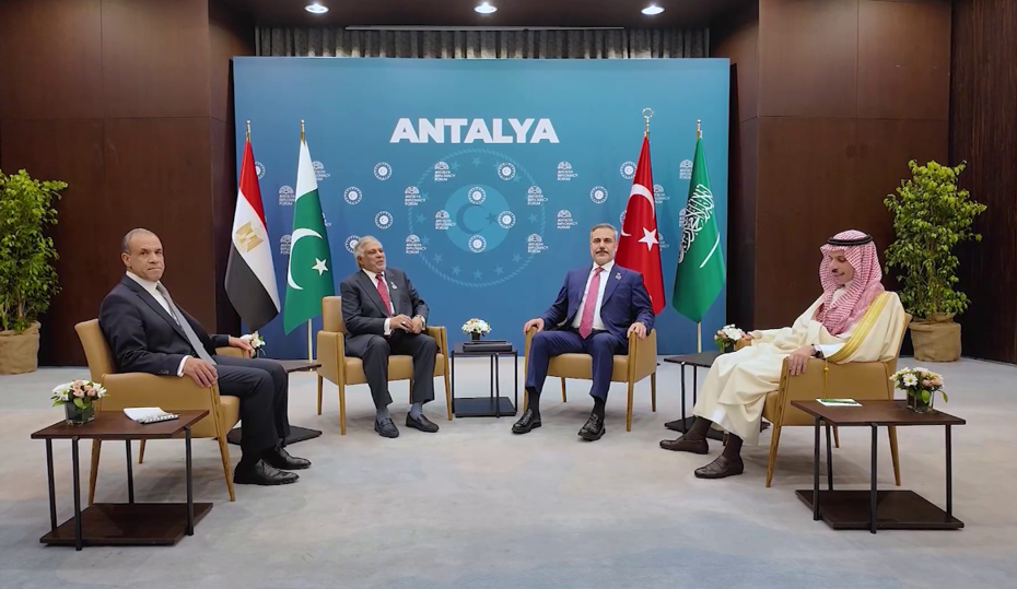 Antalya Diplomasi Forumunda Kritik Dörtlü Zirve: Türkiye, Mısır, Pakistan ve Suudi Arabistan Bir Araya Geldi