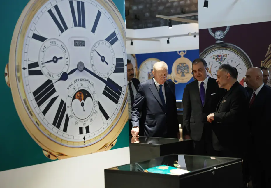Cumhurbaşkanı Erdoğan'dan Tarihi Dokunuş: Muhteşem Cep Saatleri Sergisini Ziyaret Etti