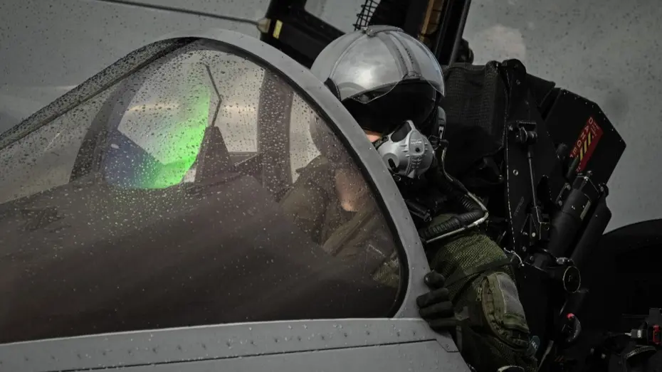 Düşürülen Savaş Uçağı Pilotları Nasıl Hayatta Kalıyor? Uzmanlar Açıkladı