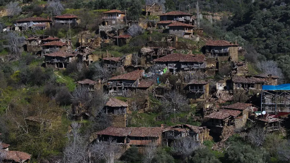 Ege'nin Gizemli Köyü: Lübbey'de Yalnızca Üç Evde Yaşam Var