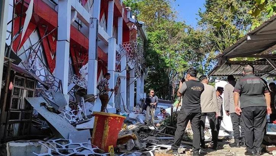 Endonezya'da 7.4 Büyüklüğünde Deprem: Adalarda Yıkım Etkili Oldu