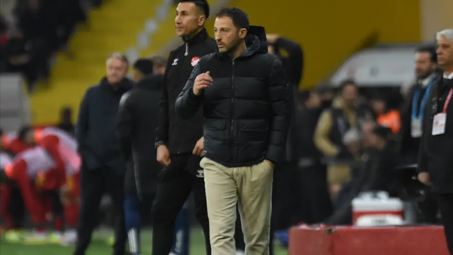 Fenerbahçe'de Skriniar Endişesi: Domenico Tedesco'dan Sakatlık Açıklaması