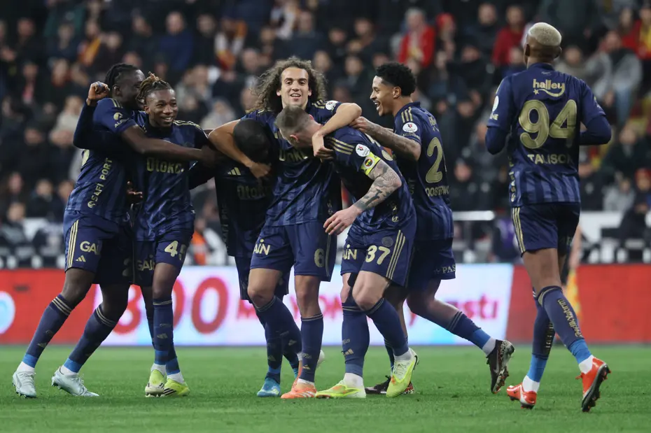 Fenerbahçe İçin Kritik Randevu: Hedef Rizespor Galibiyetiyle Liderlik