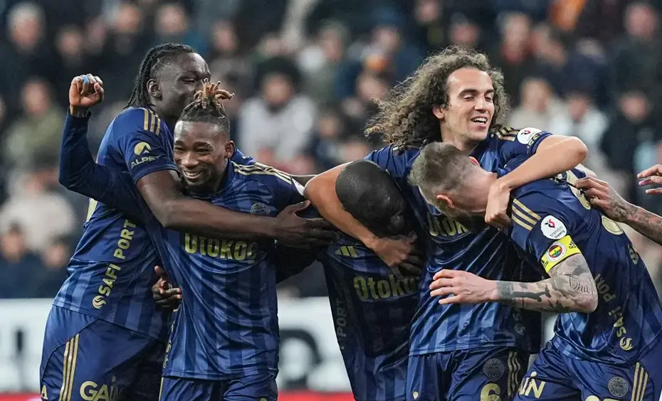 Fenerbahçe Kayseri'de Gövde Gösterisi Yaptı: Farklı Galibiyet