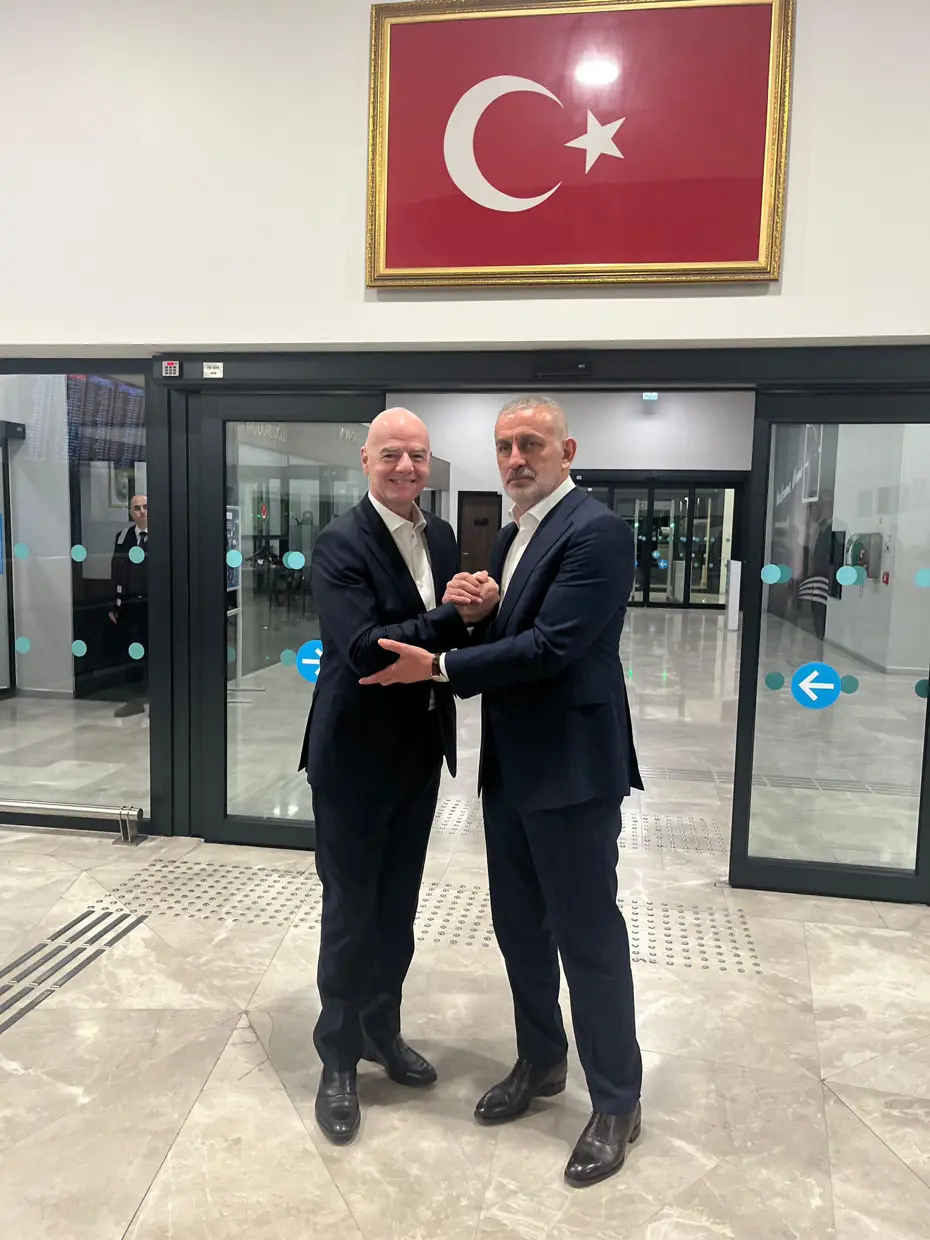 FIFA Başkanı Gianni Infantino İstanbul'da: 100 Ülkede 1000 Saha Hedefi