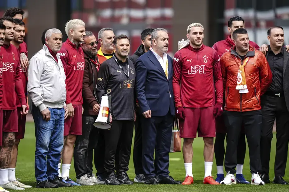 Galatasaray'da Büyük Destek: Taraftara Açık İdman ve Şampiyonluk Mesajı