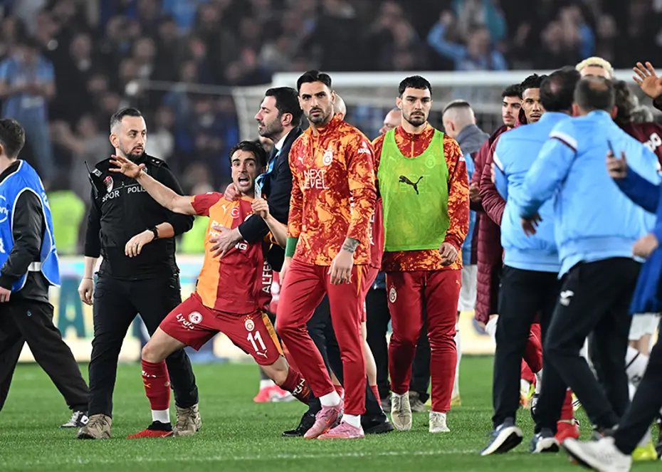 Galatasaraylı Günay Güvençten Sert Açıklamalar: Galatasaray Camiası Unutmaz