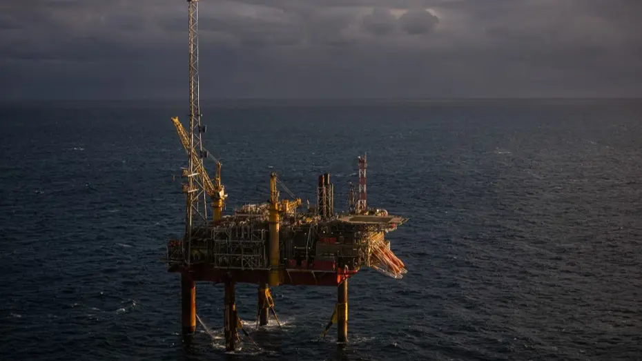 Hürmüz Boğazı'ndaki Gerilim Norveç Ekonomisine Rekor Getirdi: Petrol İhracatında Tarihi Zirve