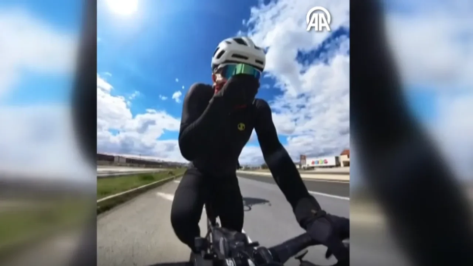 Kayseri'de Bisikletli Öğretmenlere Arı Saldırısı: O Anlar Kamerada