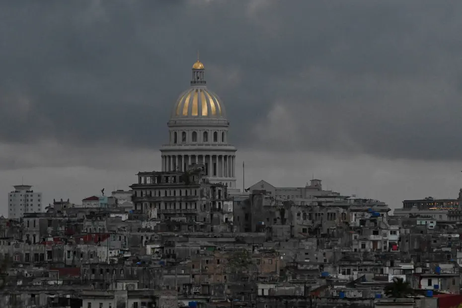 Küba Karanlığa Gömüldü: Enerji Krizi ve ABD Yaptırımları Hayatı Felç Ediyor