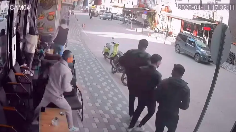 Kütahya Simav Depremi: 4.8 Büyüklüğündeki Sarsıntı Anı Kamerada