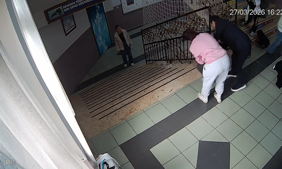 Okul Müdüründen Kahraman Müdahale: Heimlich Manevrasıyla Öğrenciyi Kurtardı
