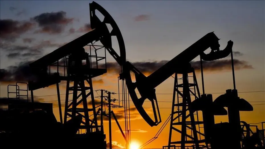 Petrol Fiyatlarında Barış Rüzgarı: Diplomatik Temaslar ve Artan Stoklar Düşüşü Tetikledi