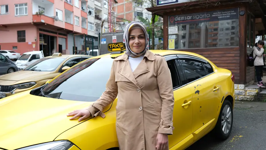 Rize'nin Cesur Kadın Taksicisi: Havva Paliç'in Başarı Hikayesi