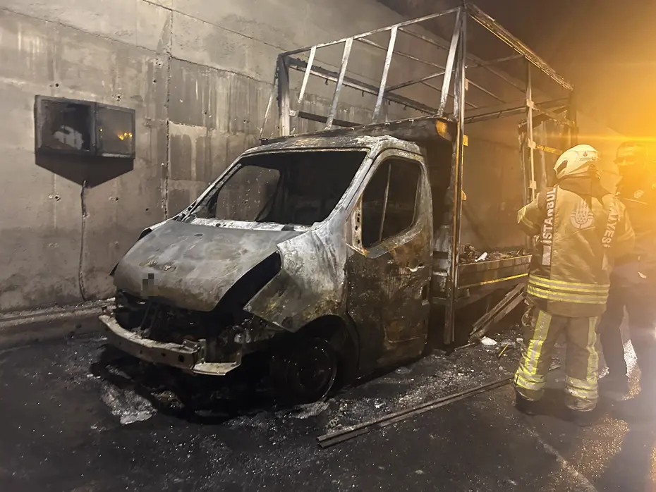 Sabiha Gökçen Havalimanı Tünelinde Korkutan Yangın: Trafik Durma Noktasına Geldi