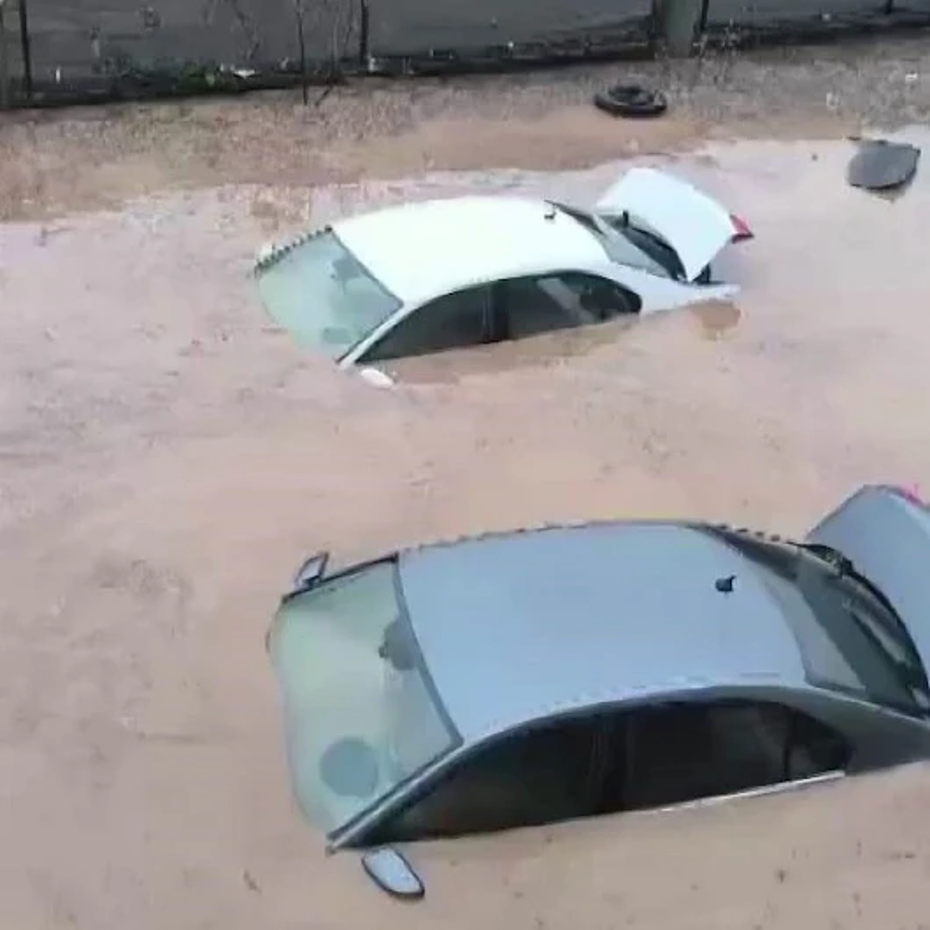 Siirt'te Sel Felaketi: Araçlar Sulara Kapıldı, Büyük Hasar Oluştu