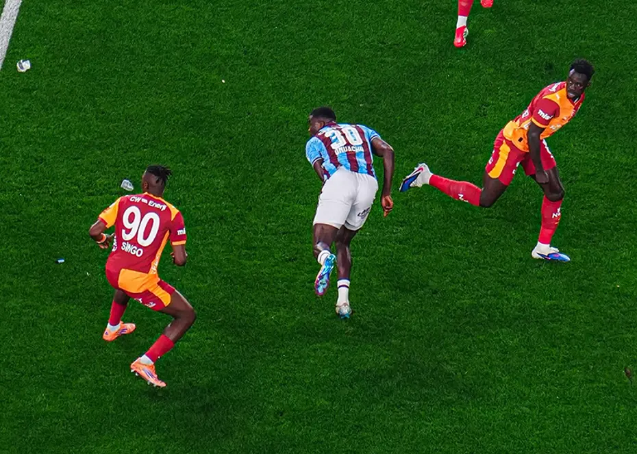 Süper Lig'de Zirve Heyecanı: Trabzonspor Galatasaray Karşısında