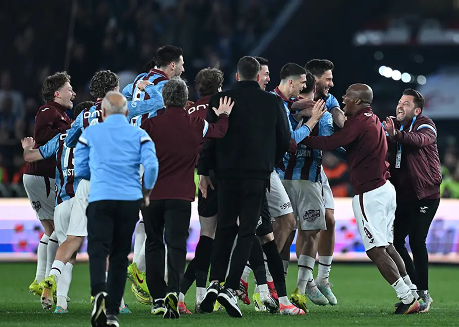 Trabzonspor'un İnanılmaz Dönüşümü: Krizden Zirve Yarışına Şampiyonluk Hesapları