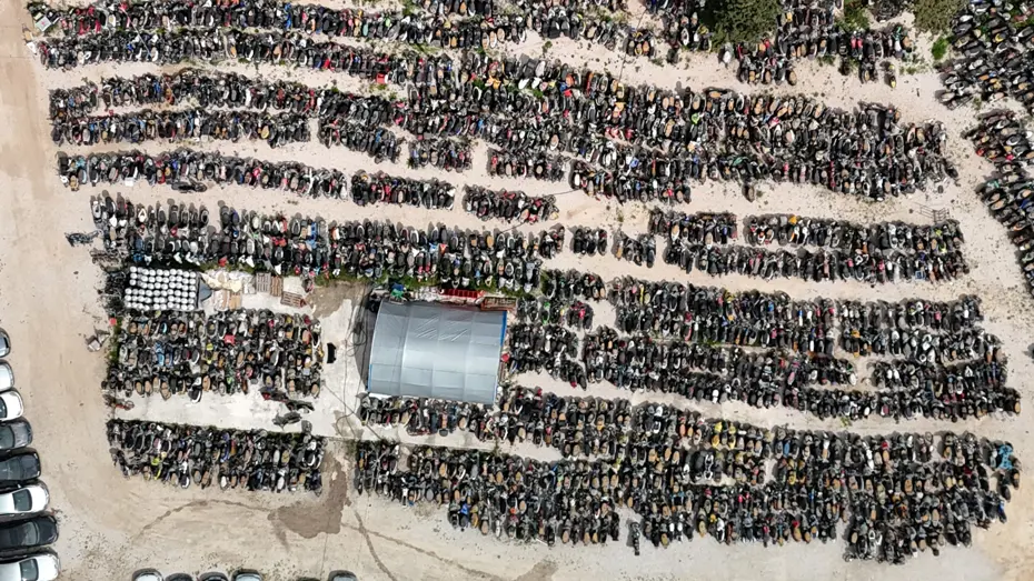 Yediemin Otoparklarında Çürüyen Servet: En Tuhaf Hikaye Lüks Araçtan Çıktı